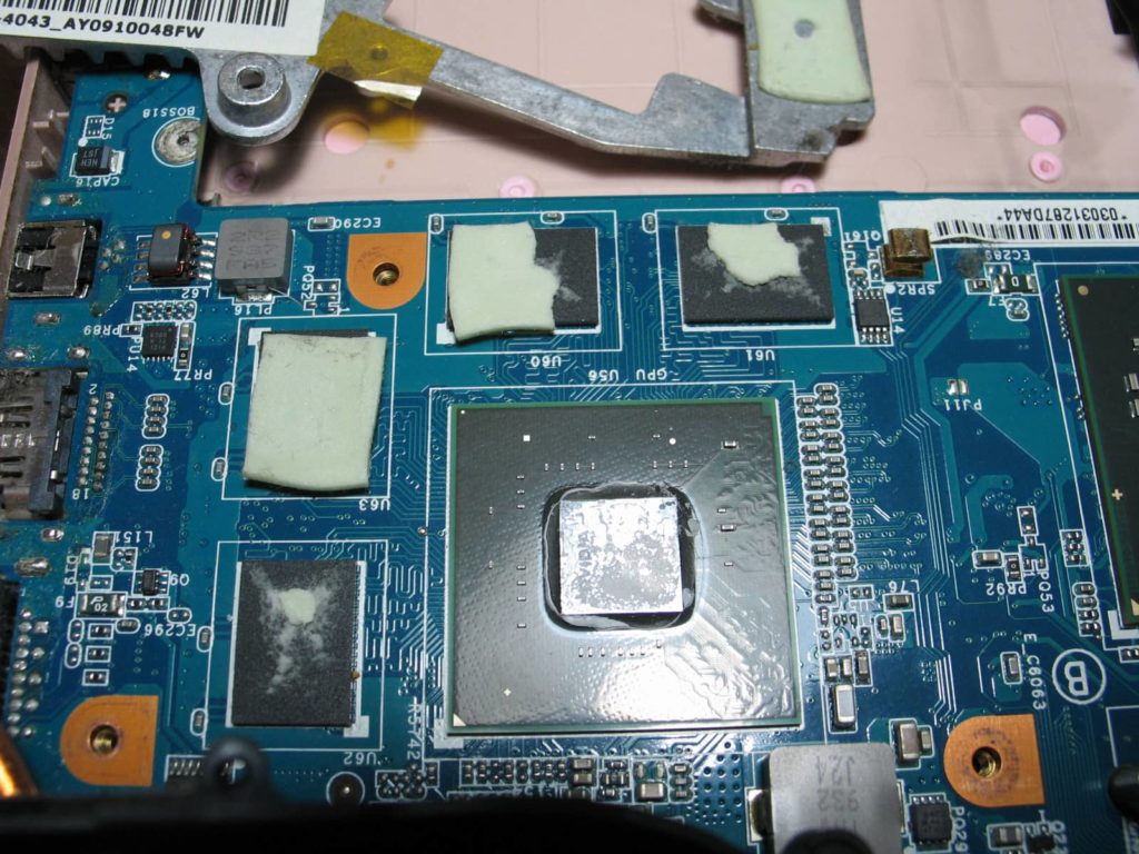 Naprawa płyty głównej laptopa